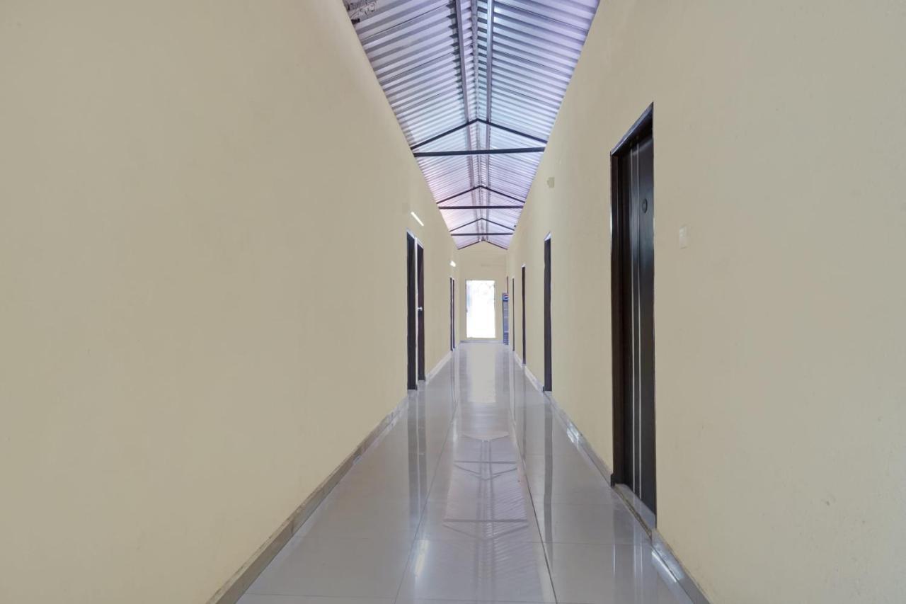 Oyo Flagship Sai Satyam Lodge Πούνε Εξωτερικό φωτογραφία